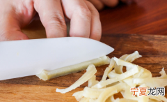 牛奶冻的制作方法，牛奶冻做法比例用淀粉
