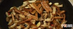 新鲜的鱿鱼炒豆腐干怎么做 新鲜的鱿鱼炒豆腐干如何做简单好吃