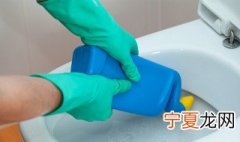 洁厕灵怎么用 使用洁厕灵时要注意什么