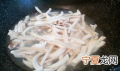 鱿鱼焯水多长时间 鱿鱼焯水时间