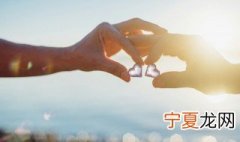 情人节送女朋友什么礼物好 情人节送女朋友什么礼物最好