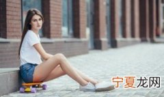 如何清洗白色运动鞋 白色的运动鞋清洗方法