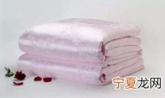 蚕丝被发霉了怎么处理 怎么解决发霉的问题
