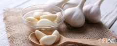 生吃大蒜能治感冒吗 生吃大蒜有治感冒的功效吗