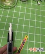 美工刀怎么换刀片，戒刀怎么换新的刀片视频