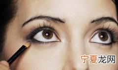 眼线笔使用步骤教程 眼线液笔使用方法