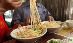 上车饺子下车面是什么意思，头伏饺子二伏面是哪里的风俗