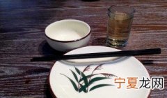 碗筷如何摆放才正确 碗筷正确的摆放方法