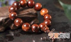 怎么盘黄花梨手串 盘玩黄花梨手串的手法