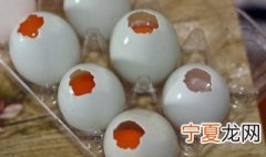 煮熟的鸭蛋太新鲜不好剥怎么剥 煮鸭蛋怎么煮才好剥皮