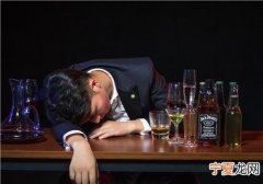 喝酒脸红的人酒量大吗 喝酒脸红的人多喝酒酒量会好吗