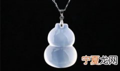 葫芦吊坠项链寓意是什么 可以送给新婚夫妻吗