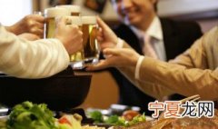 女生在酒桌上说话技巧 酒桌上敬酒时怎么说话