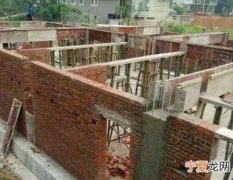 圈梁的作用是什么，圈梁对建筑起到腰箍的作用以防止由于基础