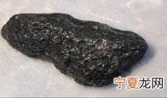 鉴别河里陨石的土方法 河里陨石鉴别的土方法