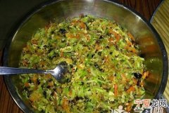 素馅饺子有哪些馅，素芹菜馅饺子怎么调馅