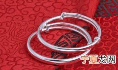 84消毒液腐蚀银手镯了怎么办 84消毒液腐蚀银手镯了怎么处理