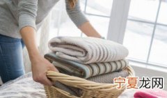 纯棉黑色衣服怎么洗不掉色 纯棉黑色衣服如何洗不掉色