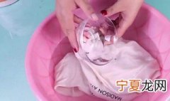 发霉的衣服怎么洗 怎么洗发霉的衣服