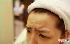 怎么去除额头纹，习惯性皱眉头挑眉毛让我现在额头上都长出了皱纹，抬头纹和