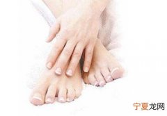 手脚冰凉是怎么回事 手脚冰凉是怎么回事女性