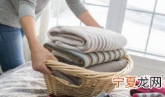 衣服上弄到油渍怎么洗干净 如何清洗衣服上的油渍