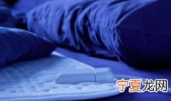 电热毯有点湿可以通电吗 用电热毯能除湿吗