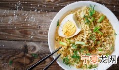 炒方便面放多少油 炒方便面放多少油合适