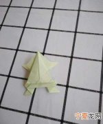 折纸小跳蛙怎么做
