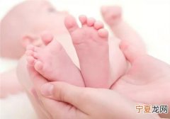 给孩子洗脚要注意什么 给孩子洗脚要注意什么呢
