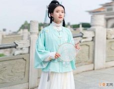 汉服里面要穿什么打底，明制汉服里面穿什么打底