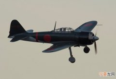 二战日军零式战斗机“千叶红牛飞行大赛2017”重回日本东京湾上空展翅翱翔