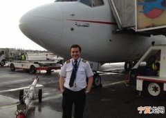 阿尔及利亚航空公司客机空难：网上传出机师照及乘客自拍片段