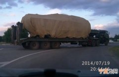 马航MH17遭导弹击落：疑似导弹发射车驶回俄罗斯片段曝光