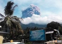 印尼龙目岛巴鲁贾尼火山喷发 政府派员救逾百外国登山客