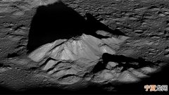 布朗大学行星科学家开发新遥感技术用于研究月球上的矿物橄榄石