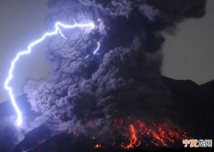 日本樱岛火山昭和火山口爆炸式喷发 火山灰喷至5千米高空
