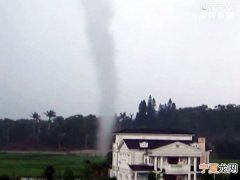 台湾台中外埔地区出现龙卷风
