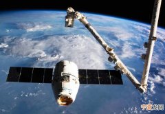 SpaceX“龙”号货运飞船成功和国际空间站分离返回地球