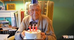 (Robert Weighton 111岁英国人罗伯特·威顿成为世界上最长寿男性